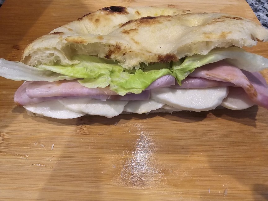 White Pizza with cooked ham and Mozzarella