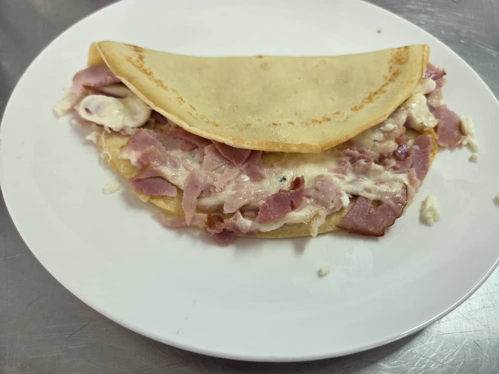 Cooked Ham and Mozzarella Cheese Crepes