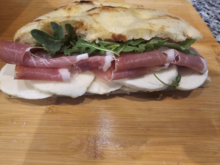 White Pizza with Ham and Mozzarella