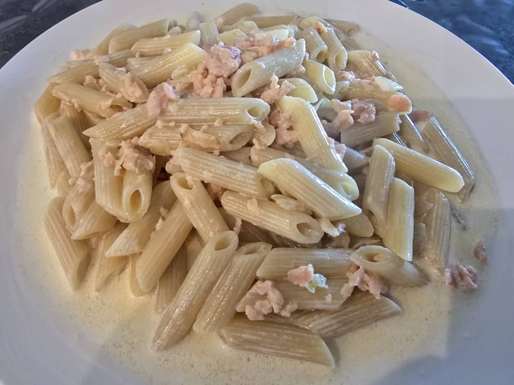  Penne al salmone / Penne with salmon 